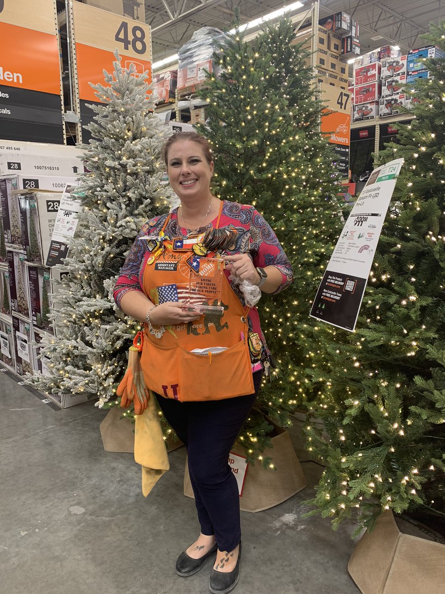 Thank you Amy Oaks for being a great partner and a fabulous ASM! Thank you for all you do for everyone! Congratulations on your award from <a href="/BradBellTHD/">Brad Bell</a> <a href="/Amy4381/">Amy Oaks</a> <a href="/RexPetty/">Rex Petty</a>