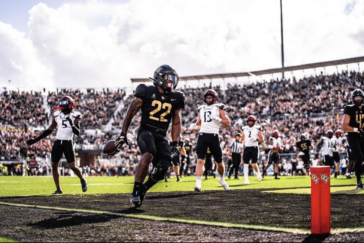 RBJHarvey7's tweet image. Cannot express enough how F⚔️CKIN Excited I am for this UCF - Tulane game. Top 25 matchup for the potential NY6 bid. These are the type of games that makes us UCF fans. These are the type of games that make us fall in love with the Black &amp;amp; Gold. GEAUX KNIGHTS⚔️