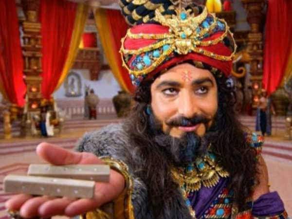 Bhairavinachiya's tweet photo. நாங்கள் தானே யாகம் செய்கிறோம் அப்படி என்றால் நாங்கள் தானே மக்களுக்கு தானம் தர வேண்டும் என பாண்டவர்கள் கேட்க ?

நீங்கள் ஐவரும் யாகத்தில் அமருங்கள் துரியோதனன் அள்ளி அள்ளி தர அதை கர்ணன் தனது கரங்களால்  மக்களுக்கு தரட்டும் என பரமாத்மா சொன்னார் 🚩

யாகம் துவங்கியது https://t.co/1HmYvOspYW