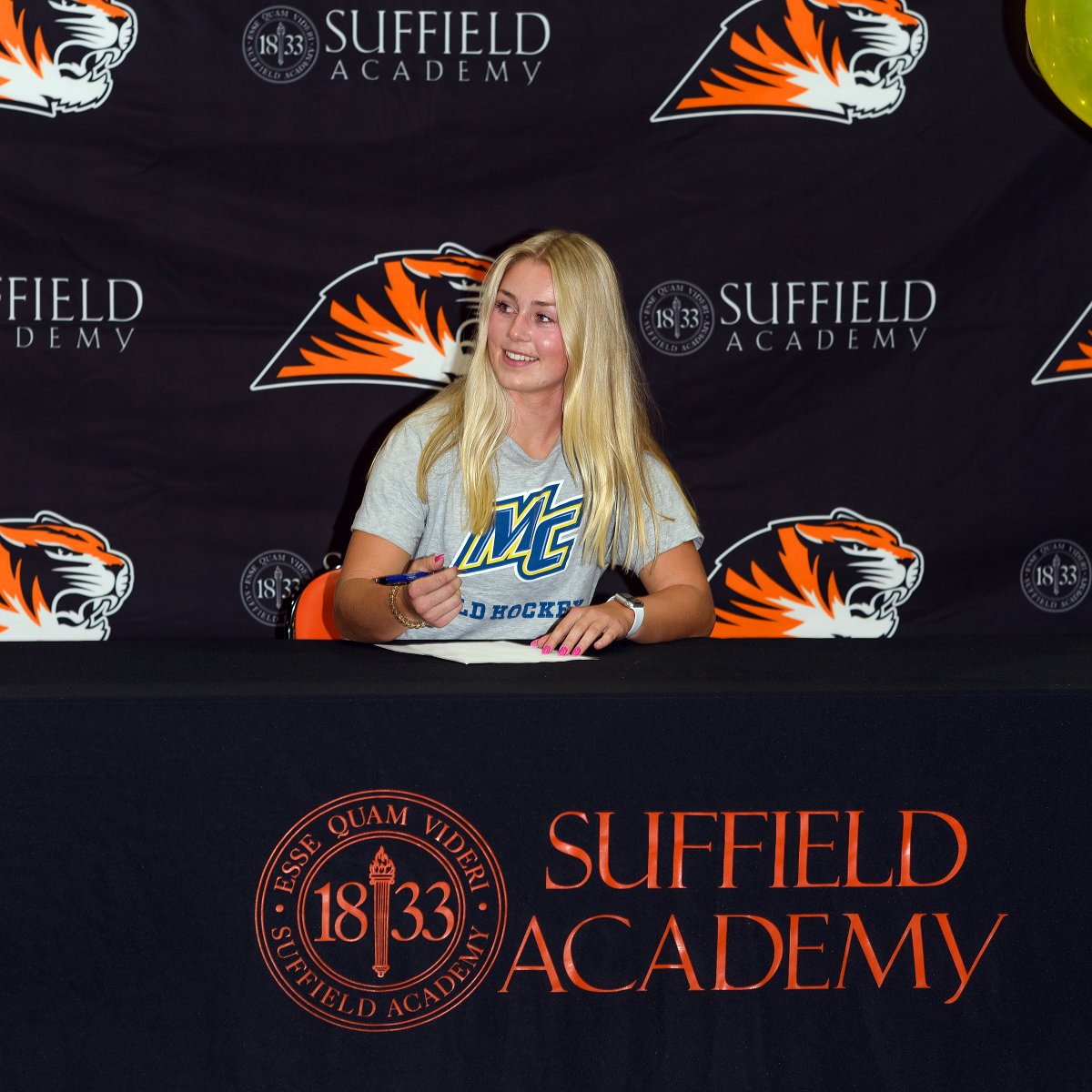 SuffieldAcademy's tweet photo. National Signing Day! Congratulations to our Tiger student-athletes:
Jake Islam is headed to 
@uofmichigan
 ➡️ 
@umichgym

Kaitlyn Welsh is headed to @Merrimack ➡️ @MerrimackFH

#GoBlue〽️
#GoMack
#GoTigers #suffieldforlife #essequamvideri #tigerpride #NLISigningDay https://t.co/fDu0vL3NVg