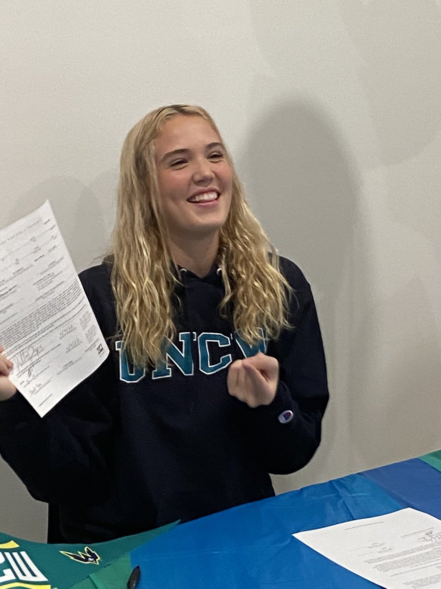 rcnal4's tweet photo. Congrats to NCFC 04 Elite’s Kitty Pope as she signs her NLI to play soccer at UNCW. Let’s Go Kitty, Hawk Yeah!! @NCFC_Youth @NCFC_ECNLGirls @04Ncfc @UNCWSoccer https://t.co/r3XewHtdug