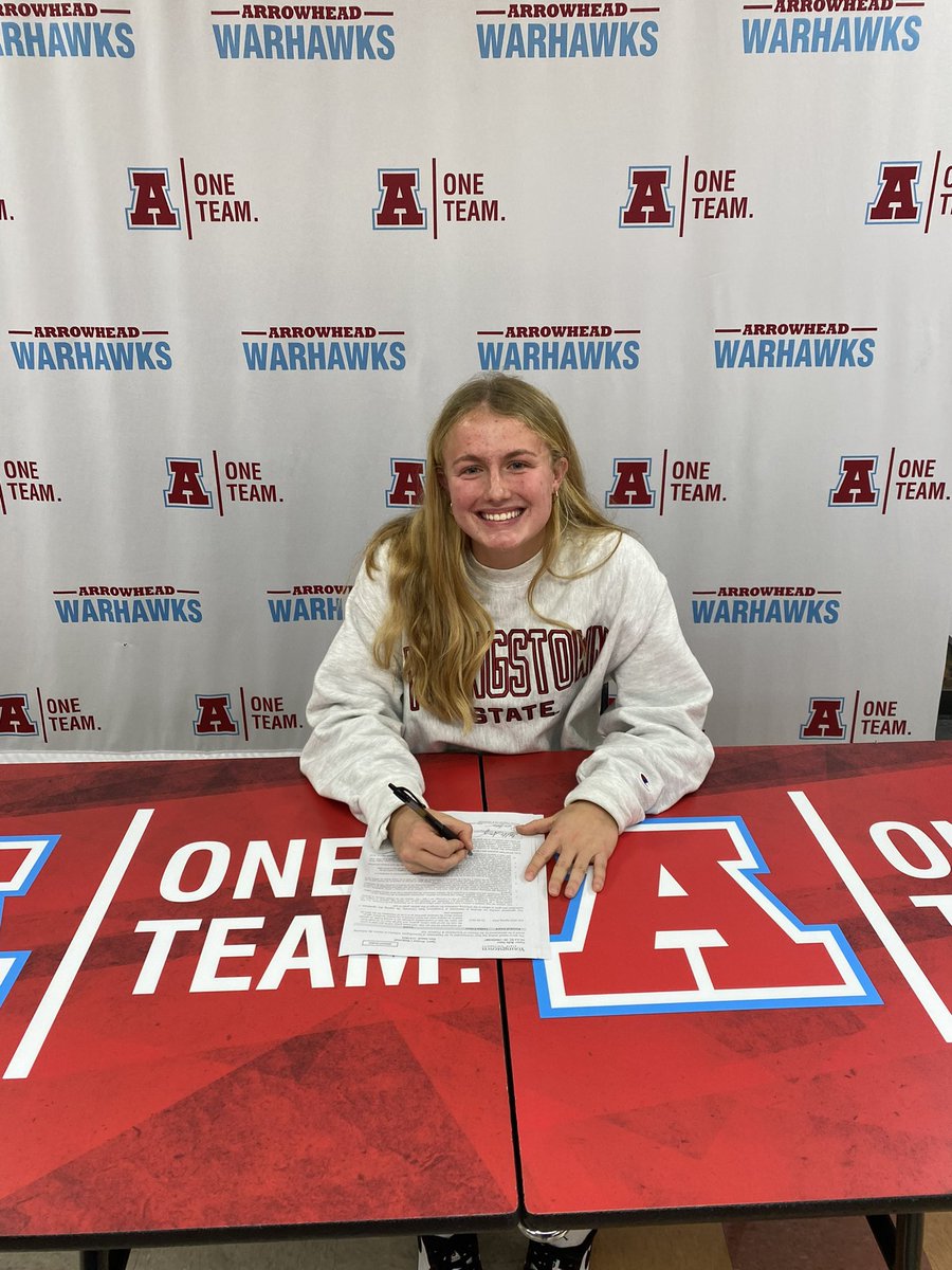 SamzBella's tweet photo. OFFICIALLY a penguin! I am so grateful to have so many amazing friends, teammates, coaches, and parents that were there to support me today! #goguins #ysuwbb https://t.co/kKV3N16sFF