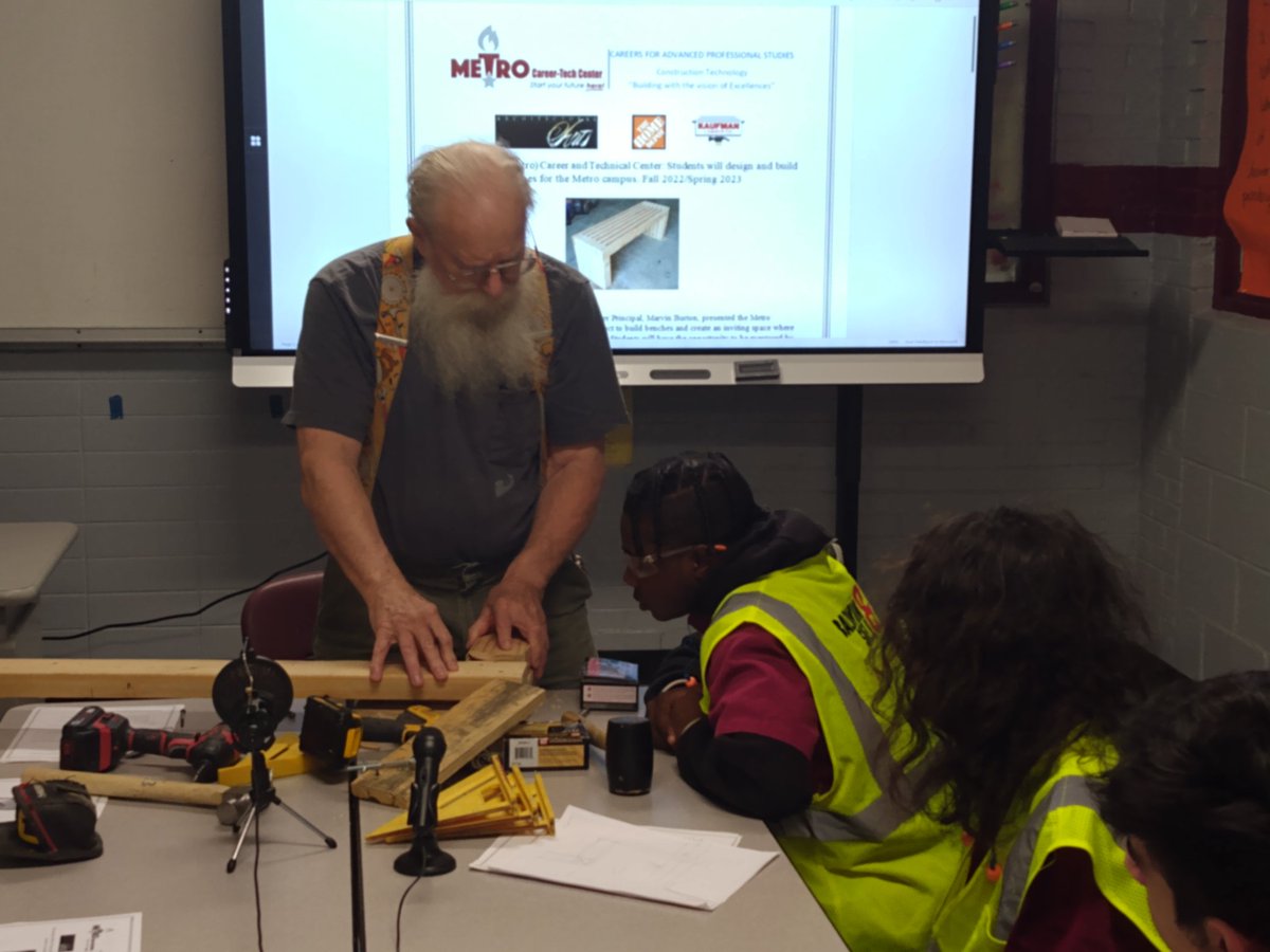 GrayToyoshima's tweet photo. @Metropodcast1 @MetroCareerTech @NetworkCAPS Yes! Scholars having mentors expand their network, boost their confidence, open up new opportunities and help them to DREAM BIG! I want to give a special thank you to all our mentors @MetroCareerTech! https://t.co/DOkPU4wASg