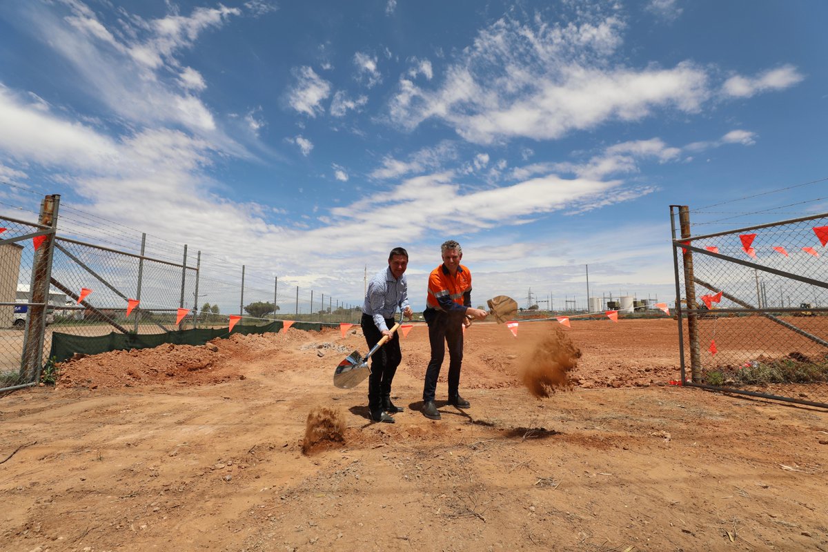 AGLEnergy's tweet photo. Earlier today we celebrated the upcoming construction on our Broken Hill #battery! 

The $41 million, 50MW #GridScaleBattery will improve the reliability of #energy supply in regional New South Wales when it becomes operational in 2023 

Read more → https://t.co/7LZS50DpOr https://t.co/dicPL3skga