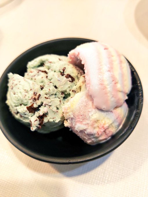 映えアイス
味はサイダー勝ちで
私は好みではない 