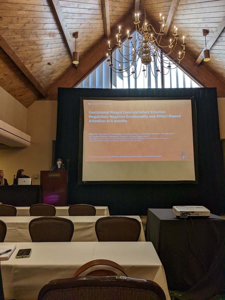 Lab coordinator <a href="/ChenSu__/">Chen Su</a> clearly stating her findings at <a href="/devpsybio/">ISDP 🦋 @isdp.org.bsky.social</a>!! 🥳🎊 Visit her poster tomorrow. She is also applying to graduate school this cycle!