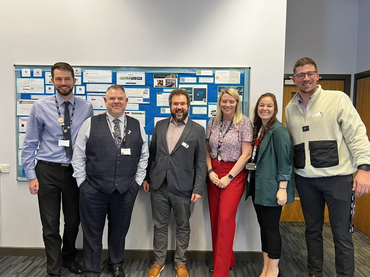 I’ve had such a great day visiting <a href="/FarndonFieldsSc/">FarndonFieldsSchool</a> looking at their Microsoft Showcase Journey.Thanks <a href="/LuisB_MIEE/">Luis Barbeiro</a> for joining us. <a href="/Trick__ster/">Nikki</a> <a href="/Discoverytrust/">Discovery Trust</a> <a href="/joloustone/">Jo Stone</a> Pupils using tech to enhance their learning experience, teachers using tech to assess &amp; plan their next step