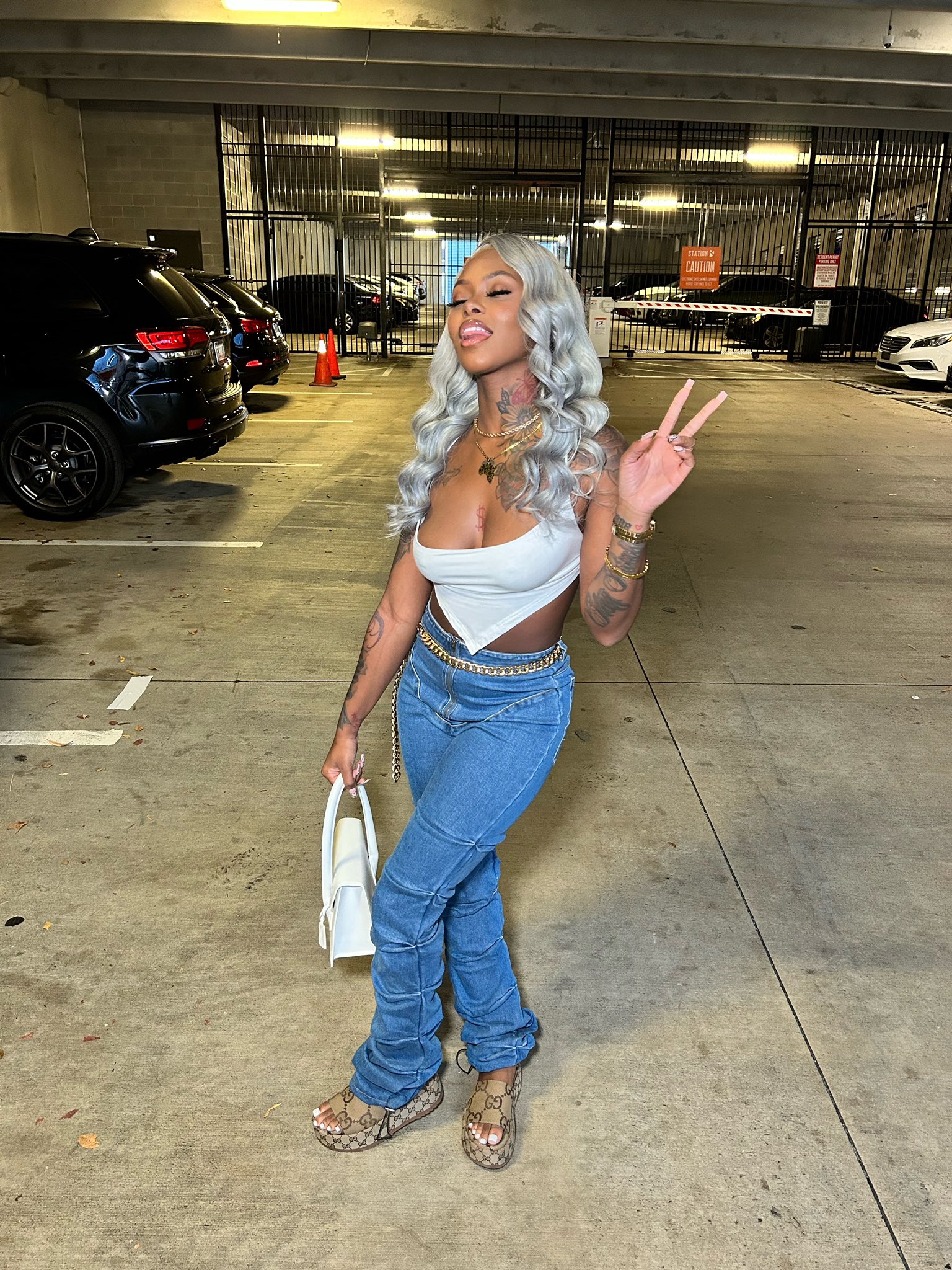 TW Pornstars - 2 pic. Vette. Twitter. Who she think she is ? BITCH IM