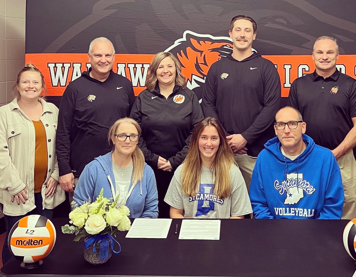 warsawvolley's tweet image. Congratulations to Avery Hales for making it official as she signed to Indiana State today!!! 💙🤍

What an amazing journey and career here at Warsaw VB it’s been for her and we are thrilled for her next chapter at ISU!  Good Luck, Avery…we’ll miss you! 🧡🖤 #TigerFamily