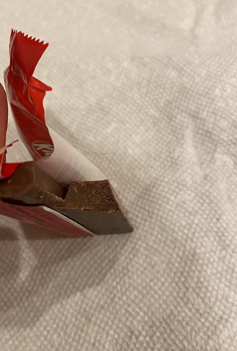 52_SOX's tweet photo. Excuse me @KITKAT there are no waffers in my KitKat. This is just a mini chocolate bar. Can I have another please? @Nestle @Hersheys https://t.co/hDShqaIjYD