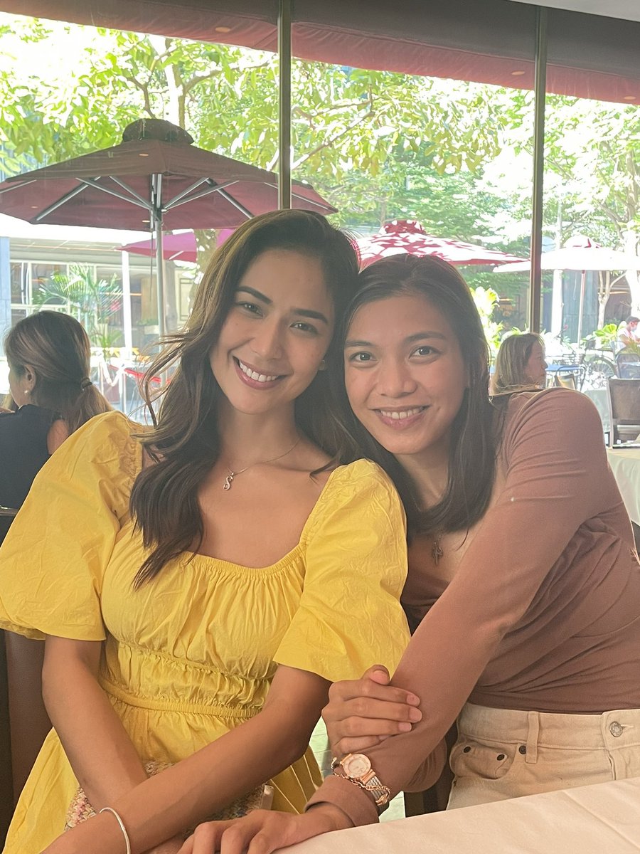 Japyys's tweet image. Posting my fave SamLy photos again, cause why not? 

Happy Samber Day, our queen. May you continue to radiate happiness and love to the people around you. I admire you for knowing when to stand up for what is right especially for the ones you love. We love you, endlessly. 👸🏻