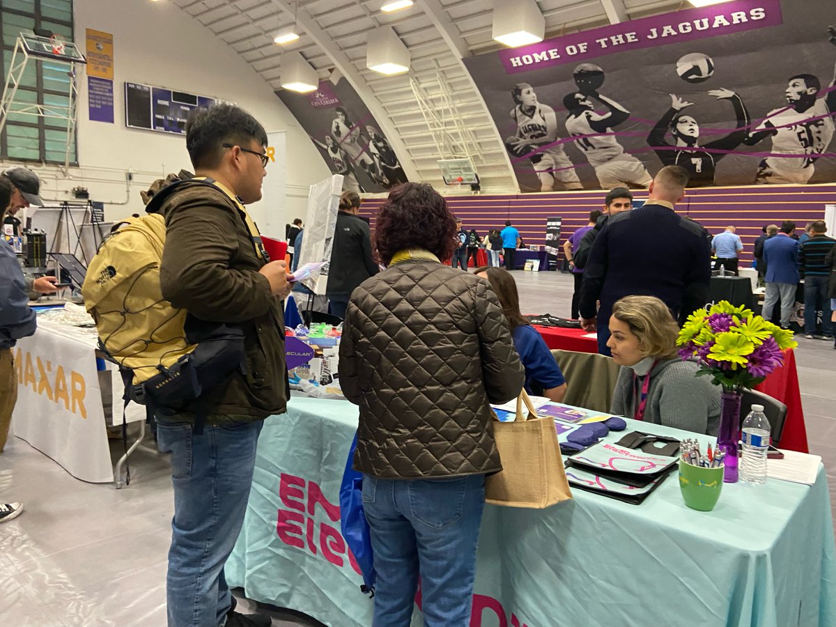 R_TomanengEdD's tweet photo. Honoring our Veterans @SJCityCollege w/American Indian Council for Higher Education and Career Education Division! Terrific turnout for our Resources/Career Fair. #VeteransDay2022 #NAHM2022 #StrongWorkforce
@CalCommColleges @ccleague @OfficialSJECCD @SJCCTimes @Comm_College https://t.co/U1sosVeqAF