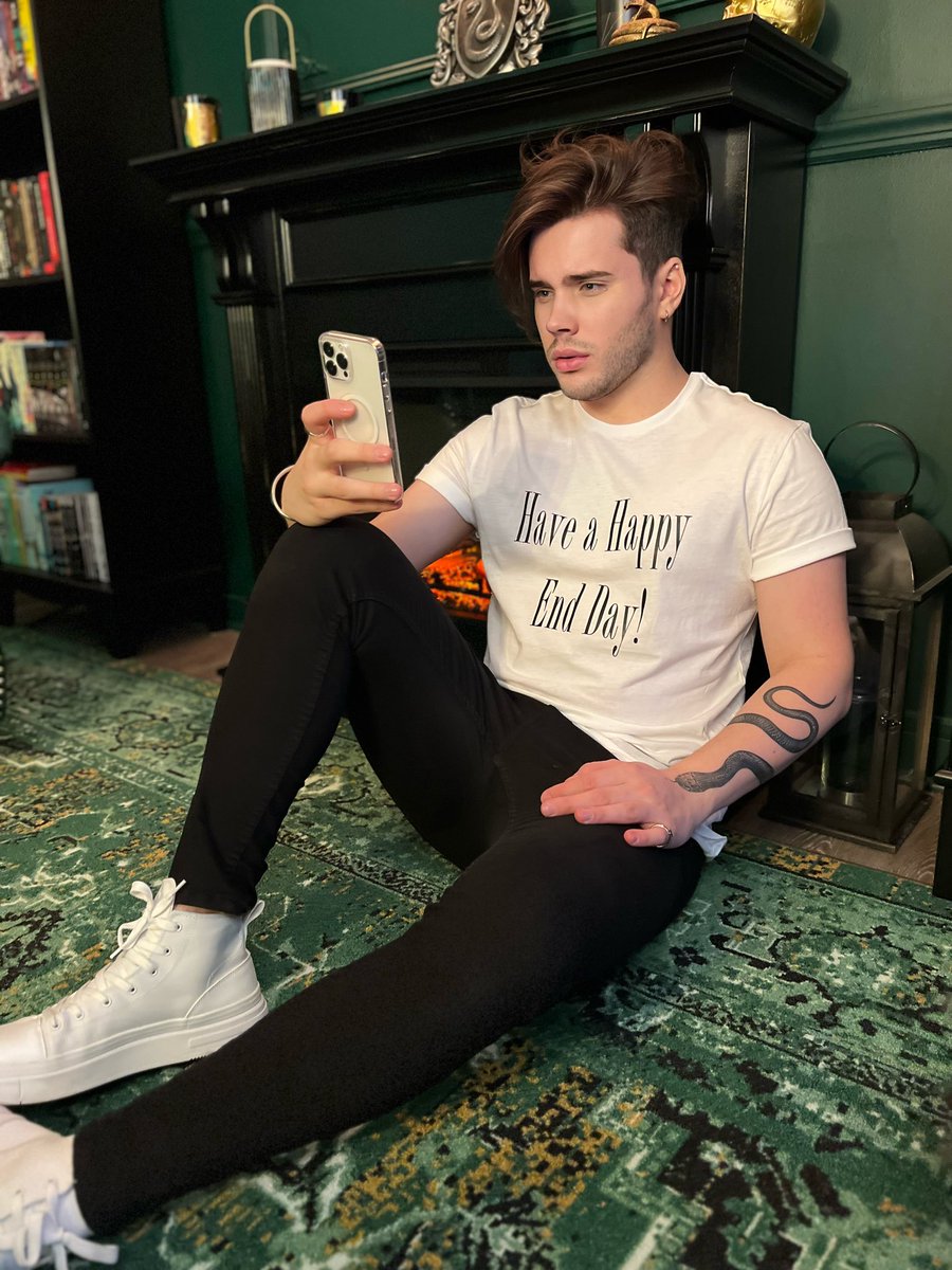 slytherinmylov's tweet photo. Valentino 12:02 a.m
“Death-Cast is calling to tell me I’m about to die, but my life is only getting started .” #thefirsttodieattheend #tftdate #adamsilvera https://t.co/lW5dtJglhI
