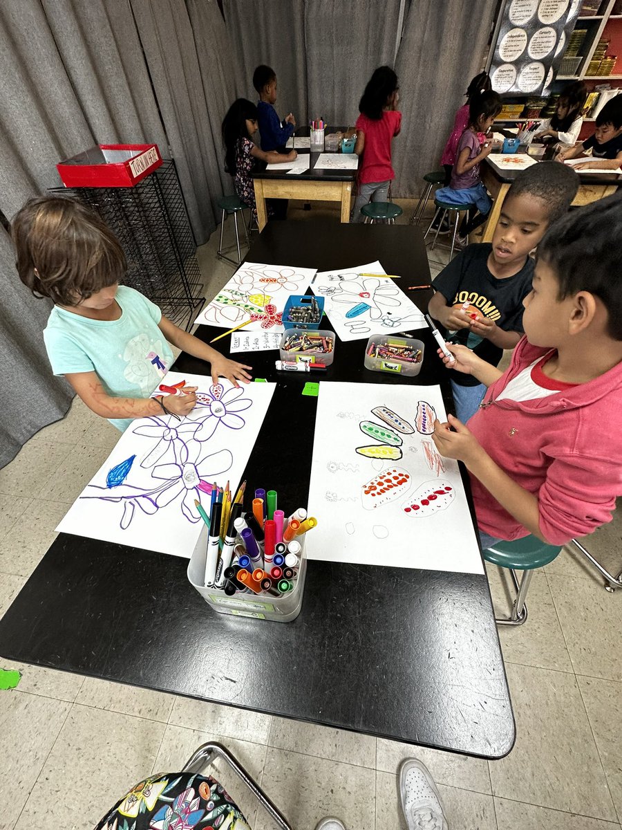 ROEworld's tweet photo. Kinder students working on their Yayoi Kusama inspired drawings with @MelisaWalsh18 @ROEArt1 https://t.co/xqXx7NCscV