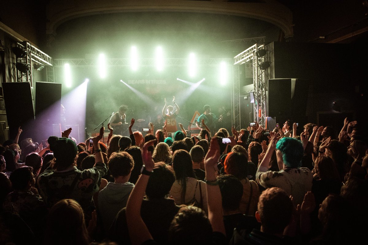 bearsintrees's tweet image. our new ep 'every moonbeam, every feverdream' comes out this friday. it's about coping with derealization, the routines that keep you safe, and having days where you wish you didn't have a body. i hope it helps you feel at home.