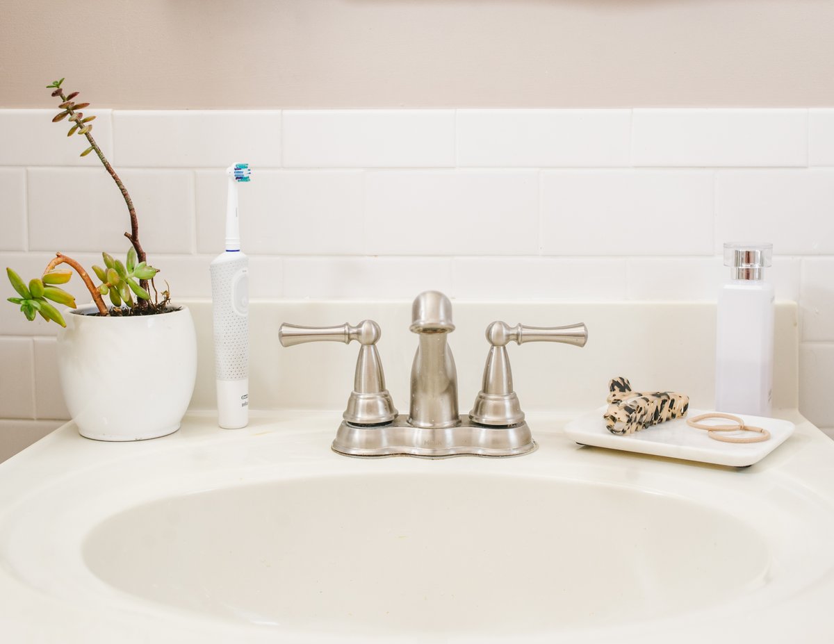 Designed to proudly house your daily essentials, our marble tray will keep your items neat and organized while looking sharp to boot.
.
.
.
#mensgrooming #marbletray #beaubrummellformen