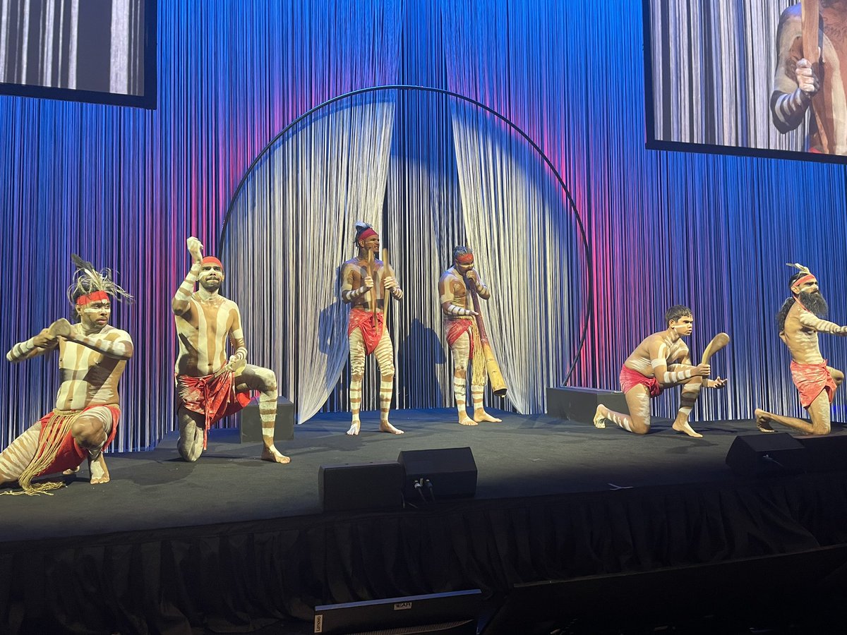 PieterseTaryn's tweet photo. When @jwalksVC makes you sit in the front row and it’s AMAZING #sunrise22 https://t.co/NrqUqG3xBA