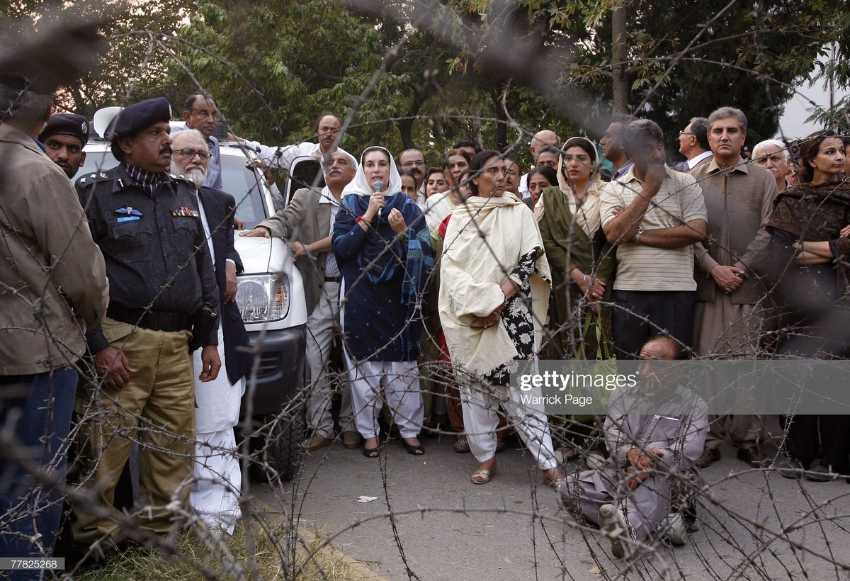 November 9, 2007: Police tried to stop her from attending procession against Musharraf but #SMBB bravely getting into her vehicle, driving through police lines, making her way to the front of the barricade, spoke to the media behind barbed-wire outside her home in Islamabad. https://t.co/Vei9Miylva