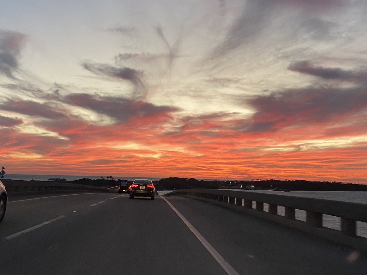 NursNtraining's tweet photo. I never get tired of this view!! #hometown #emeraldcoast #flasunset #myownparadise https://t.co/eXZMKCjZfn