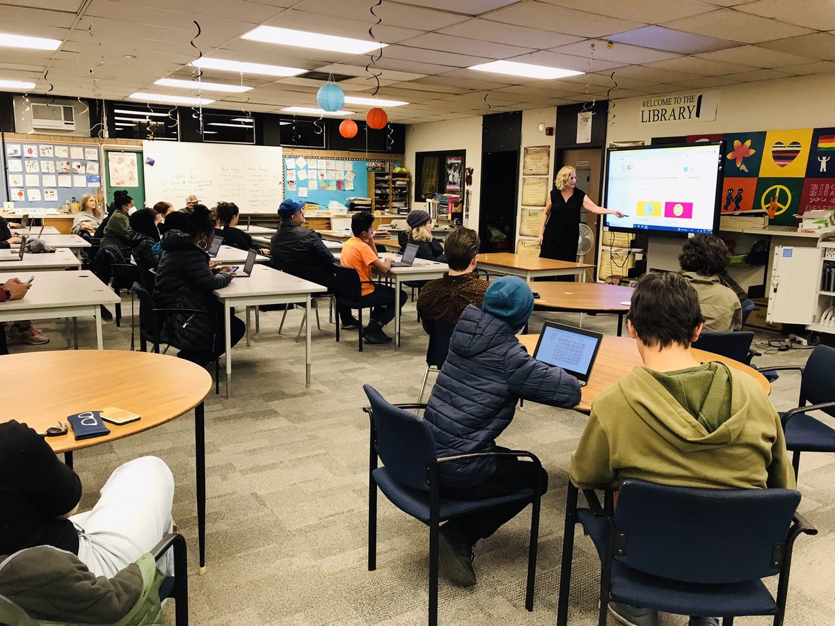 mervisalo's tweet photo. Our local @queenA_ms grade 8 to 9 transition info night. Thank you Ms Domenico! @MsDgrade8TDSB https://t.co/zYDeWVuvdz