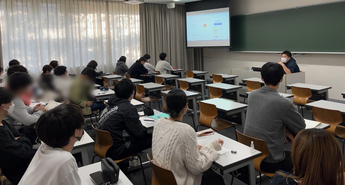 HorisFactory's tweet photo. 2022年11月8日（火）
帝塚山大学「プロジェクト演習2022年度後期」の授業にてゲスト講師をさせていただきました。
授業では主に
「広告で利益を生み出すしくみ」や
「インターネットを使ったプロモーション方法」についてお話しました。

詳しくはこちら　https://t.co/8ir2enGw4t
#帝塚山大学 https://t.co/Cpuy7GWV0o