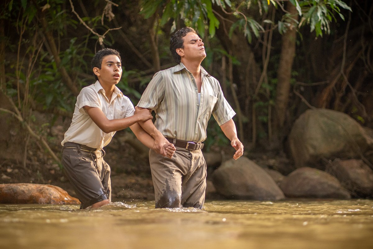 #LeandroDíaz | bit.ly/3BkAbT2 |  Hoy Leandro le seguirá demostrando su amor a su hermano Urbano 🥹👇🏻

Conéctate a nuestra señal en vivo: bit.ly/3cP9I7R