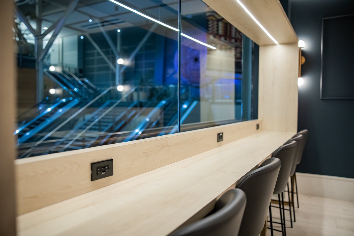 yvrairport's tweet photo. ICYMI Plaza Premium Lounge is open in US departures and we're giving away 5 pairs of lounge passes to 5 lucky winners! QT this tweet and tag a friend who you would want to enjoy these passes with to be entered to win. Contest ends November 18, 2022. https://t.co/t2C4vbH0Is