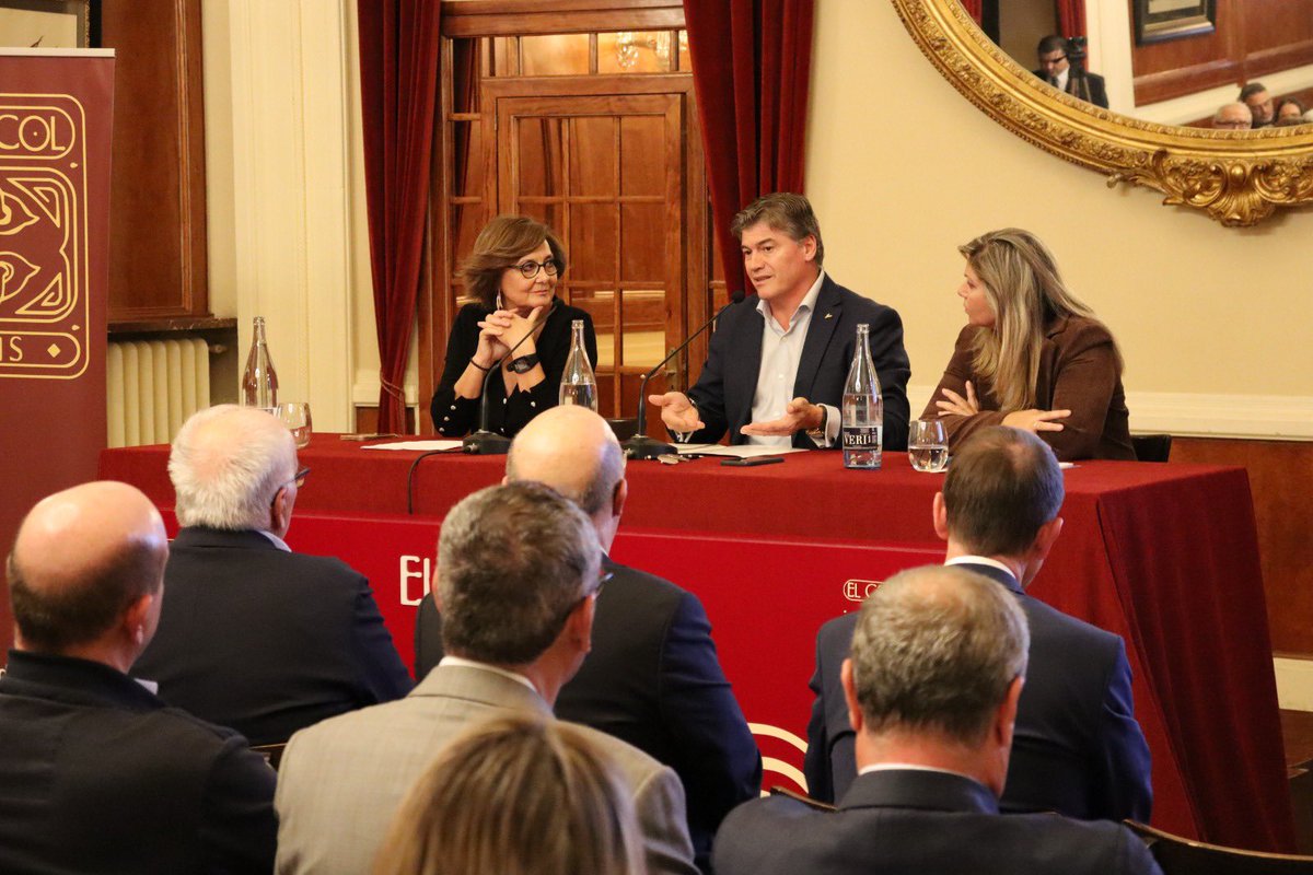 ElCircolReus's tweet photo. Avui, conferència molt enriquidora a #ElCírcol a càrrec de @AntoniCanete, president de @PIMEC👏. Parlant de la importància de les #pimes i de la seva competitivitat en el creixement econòmic del país. https://t.co/qZqqRAqvz7