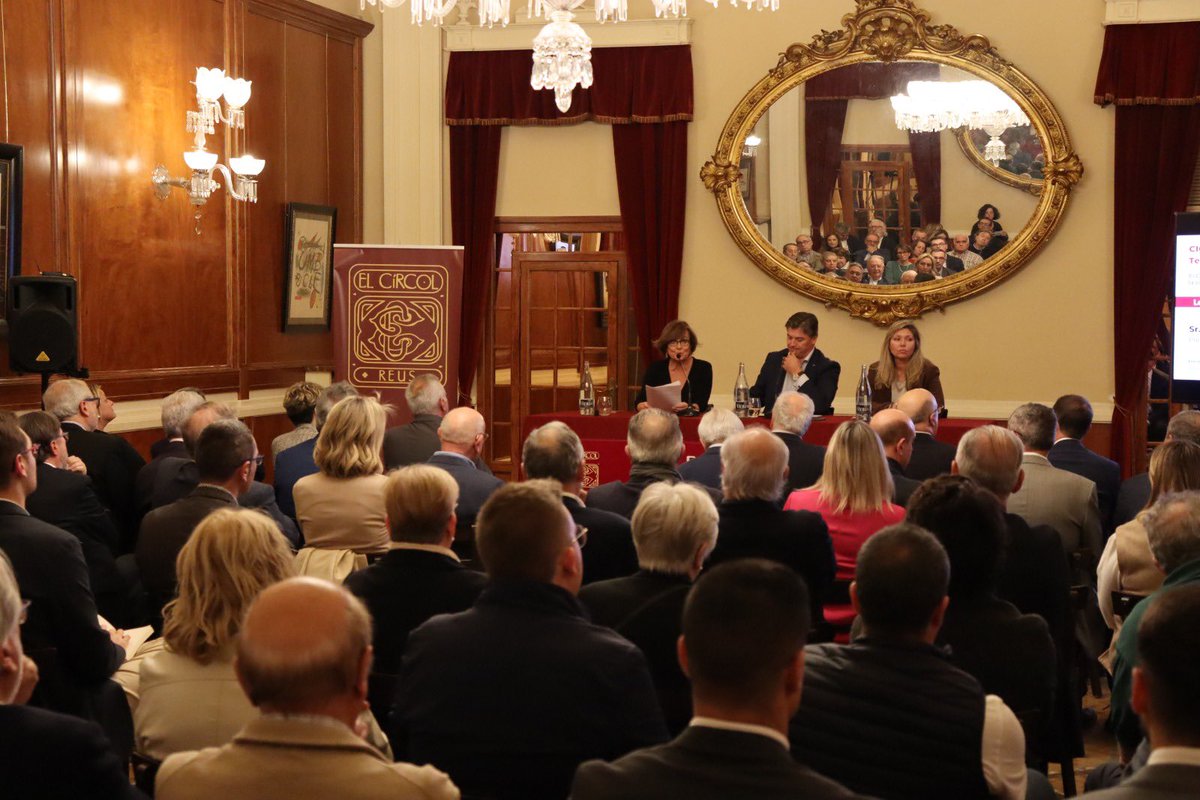 ElCircolReus's tweet photo. Avui, conferència molt enriquidora a #ElCírcol a càrrec de @AntoniCanete, president de @PIMEC👏. Parlant de la importància de les #pimes i de la seva competitivitat en el creixement econòmic del país. https://t.co/qZqqRAqvz7
