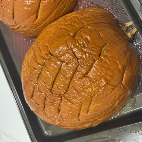 Firstbornlisa's tweet photo. We never gave carving them a thought, because I knew I wanted to roast them after to add to my favourite pumpkin recipes. Funny story, my daughter thought I was out of my mind for wanting to eat them after Halloween was over. #American #healthy

https://t.co/HOgdSap4JM https://t.co/zC1G7PI5JO