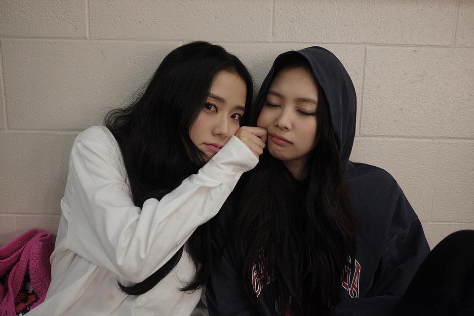 hourly jensoo tweet media