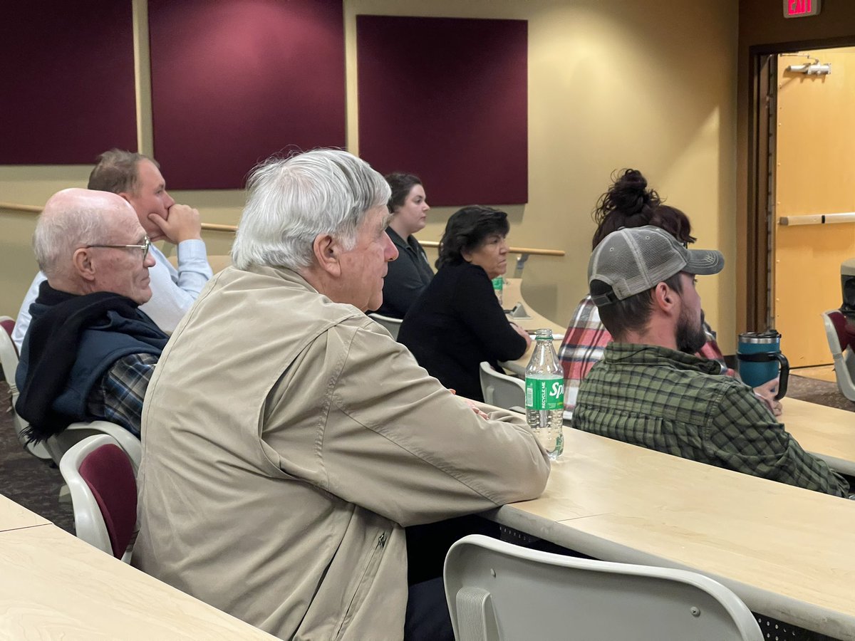 davidlweaver's tweet photo. Professional Engineers from NSPE-WV and ASCE are meeting this evening  with engineering and surveying students at Fairmont State University for our annual joint meeting. https://t.co/KCJpJ7doEi