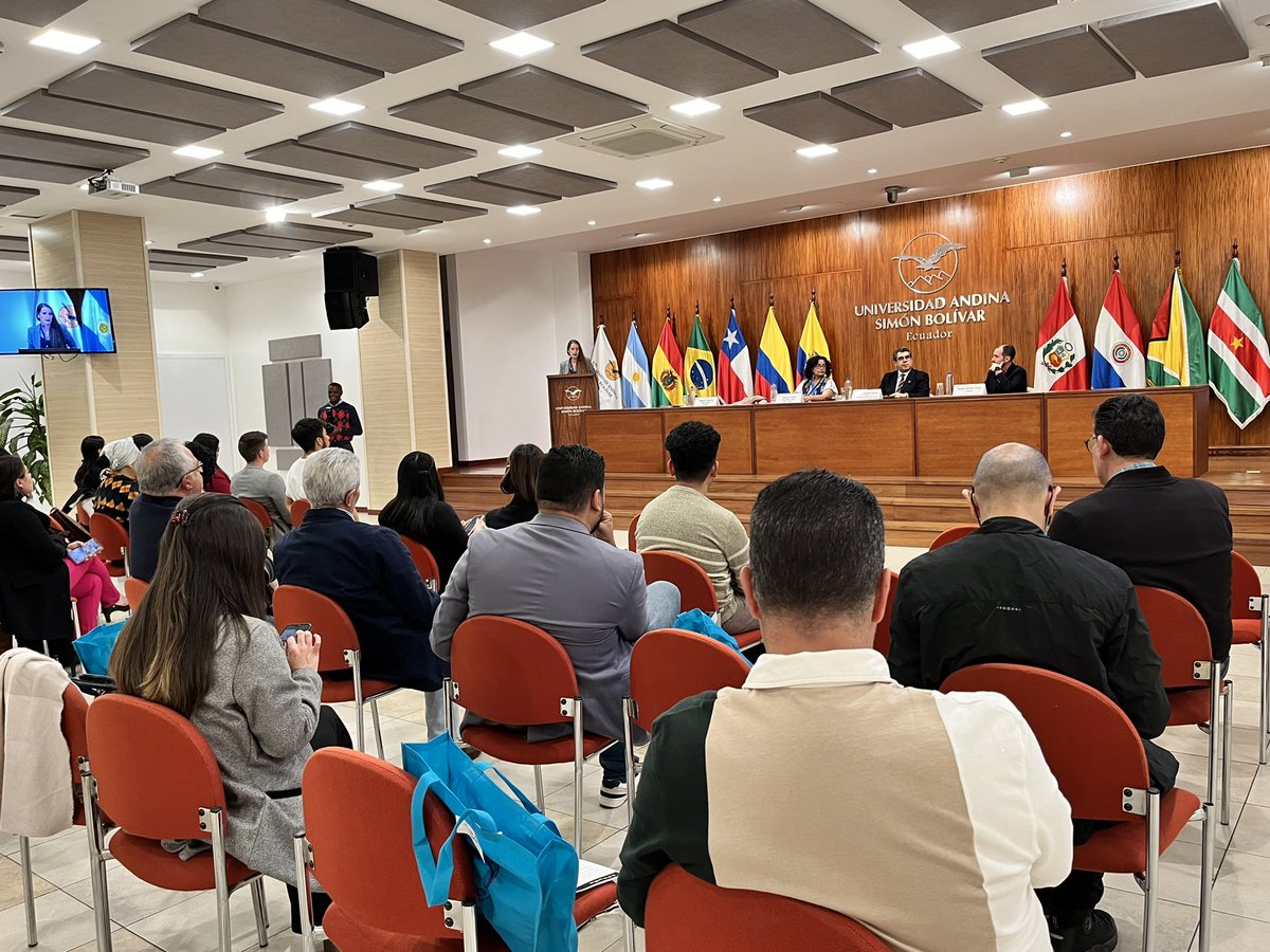 uasbecuador's tweet photo. Las radios universitarias de Ecuador y Sudamérica se reúnen durante 3 días en el Encuentro internacional “Revalorización de lo social frente a la crisis global: el papel de la radio universitaria”.

#RIU #RRUE https://t.co/y0NsPevyt9