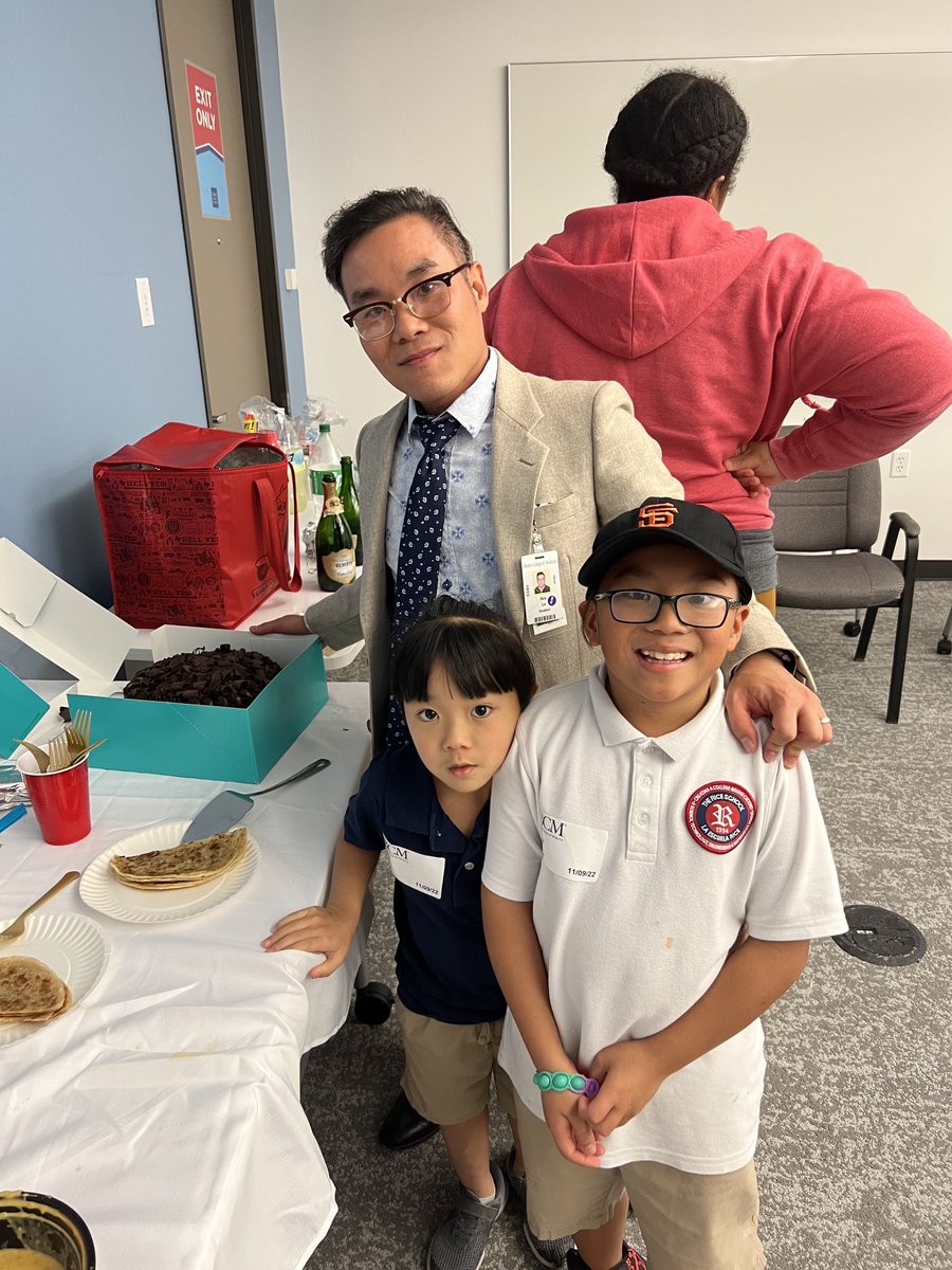 Another one flies the coop! Duy came to this country 15 years ago in search of a better life. After many years of hard work, he earned his PhD today. Thank you for teaching and inspiring us! ⁦@bcmhouston⁩ ⁦@CAGTHouston⁩ @TCHResearchNews⁩