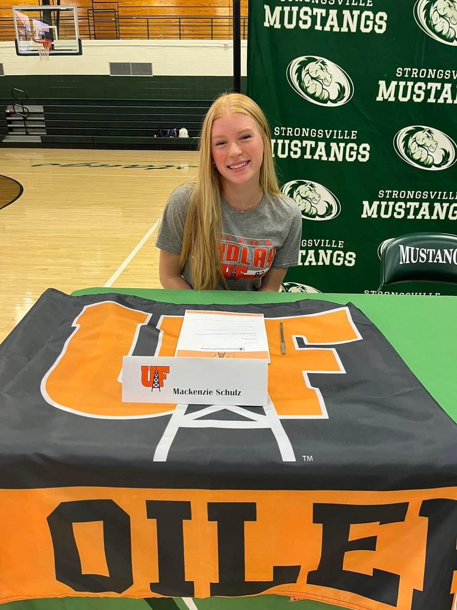 It’s official!! :) 🧡🖤 <a href="/UFWBB/">Findlay WBB</a> @HaleyHorstman3 <a href="/MacBasketballUA/">Mac Basketball</a> <a href="/SHSLadyMustangs/">SHS Lady Mustangs</a> <a href="/DThall4/">Dawn Thall</a>