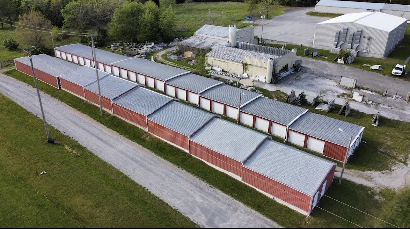 peterlikesgyros's tweet photo. Property #4 acquired
5 minutes up the road from #3
Unit mixes complement each other well and should feed off of each other
$21/sf + some land to play with off the back
#metalboxes https://t.co/NWbG2vkmnb