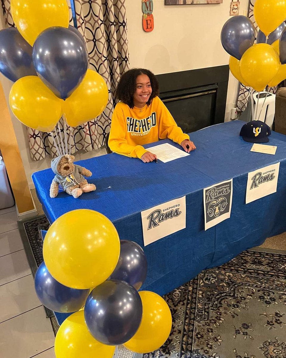 695HOOPS's tweet photo. Congrats to Carmaya Bowman of Manchester Valley on signing with Shepard University! https://t.co/GHo3cNbrqT