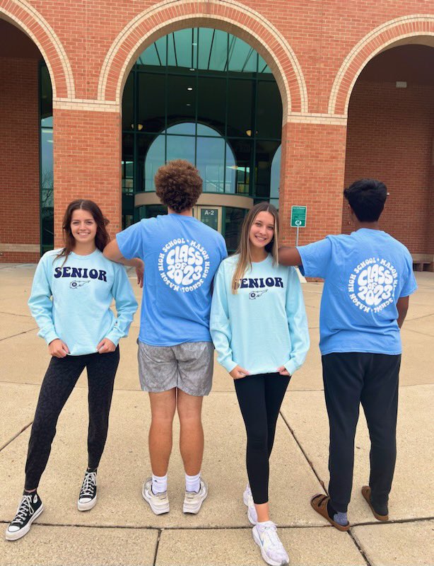 thecometzone's tweet photo. 🚨CLASS OF 2023… Get your Senior Bundles!! On sale now!! A tee and sweatshirt! $40! Celebrate your final year at MHS🎓 @MHSComets @MasonSchools https://t.co/dzvz8Kh4mf