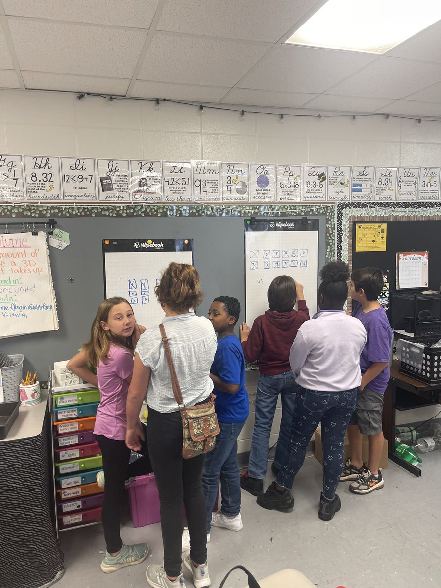 CurvinMckenzie's tweet image. Another day, another chance to build thinkers! Today was full of rich discourse and amazing collaboration! These students amaze me!! @towles_jennifer @KBensonLES @TCBOE_LES #leadingthewaytothinkingclassrooms