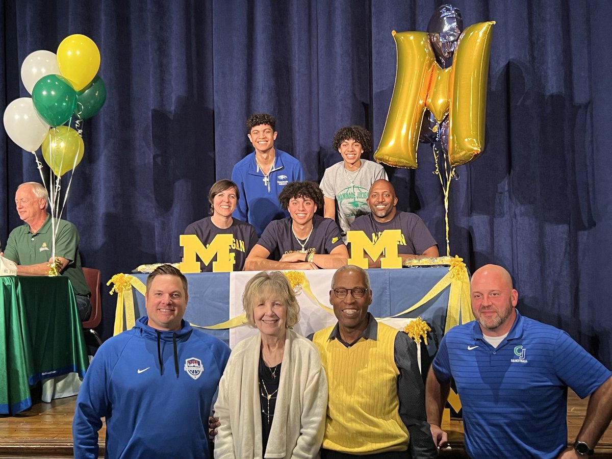 Coachgeorge15's tweet image. It’s official! Lil G’s a Wolverine. @UMichBBall #2toGo