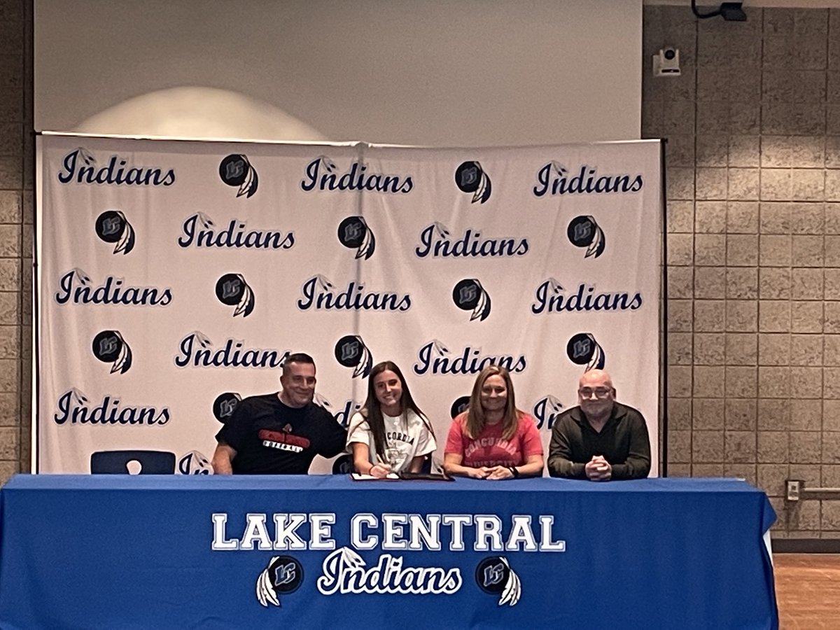 Congrats to Mia Bendinelli for signing her NLOI with Concordia University!