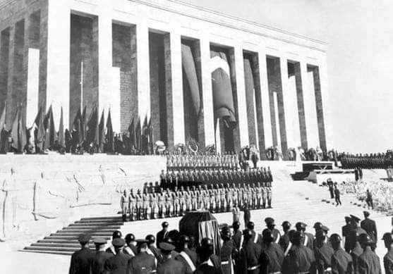 Cumhuriyetimizin Kurucusu, Başöğretmen, Gazi Mustafa Kemal Atatürk'ü Aramızdan Ayrılışının 84. Yıl Dönümünde Saygı ve Rahmetle Anıyoruz.