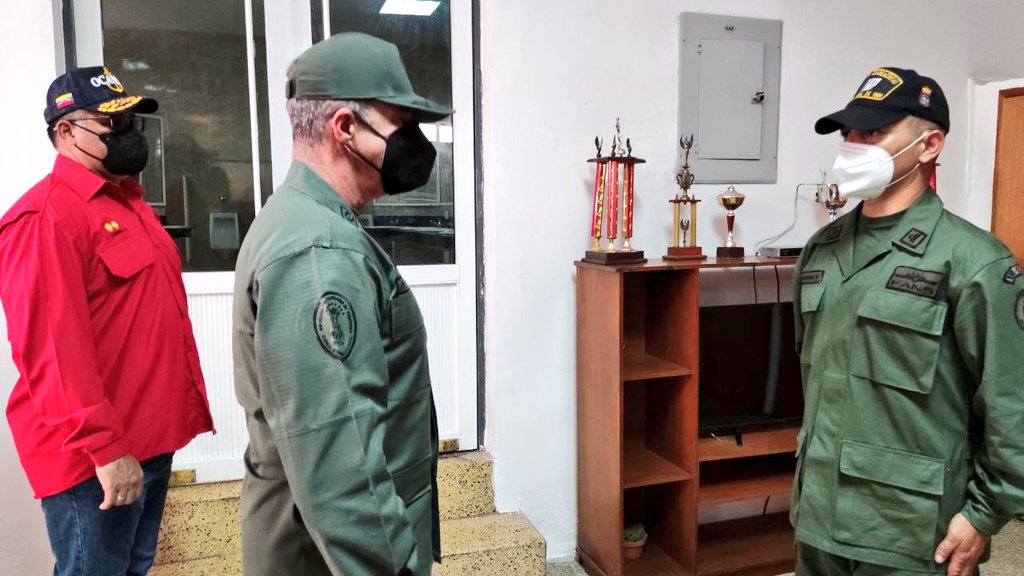 ArmadaFANBVzla's tweet photo. #Entérate || Cmdte Gral de la @ArmadaFANBVzla Alm @AnibalBritoHer1 visitó las unidades acantonadas en el Complejo Naval "CN Antonio Picardi" @AB_Guardacostas, @mppd_ochina y  @ocamar_mppd, efectuando un amplio recorrido por sus instalaciones en compañía del @VA_GonzalezJose, https://t.co/JG8OP8ILYM