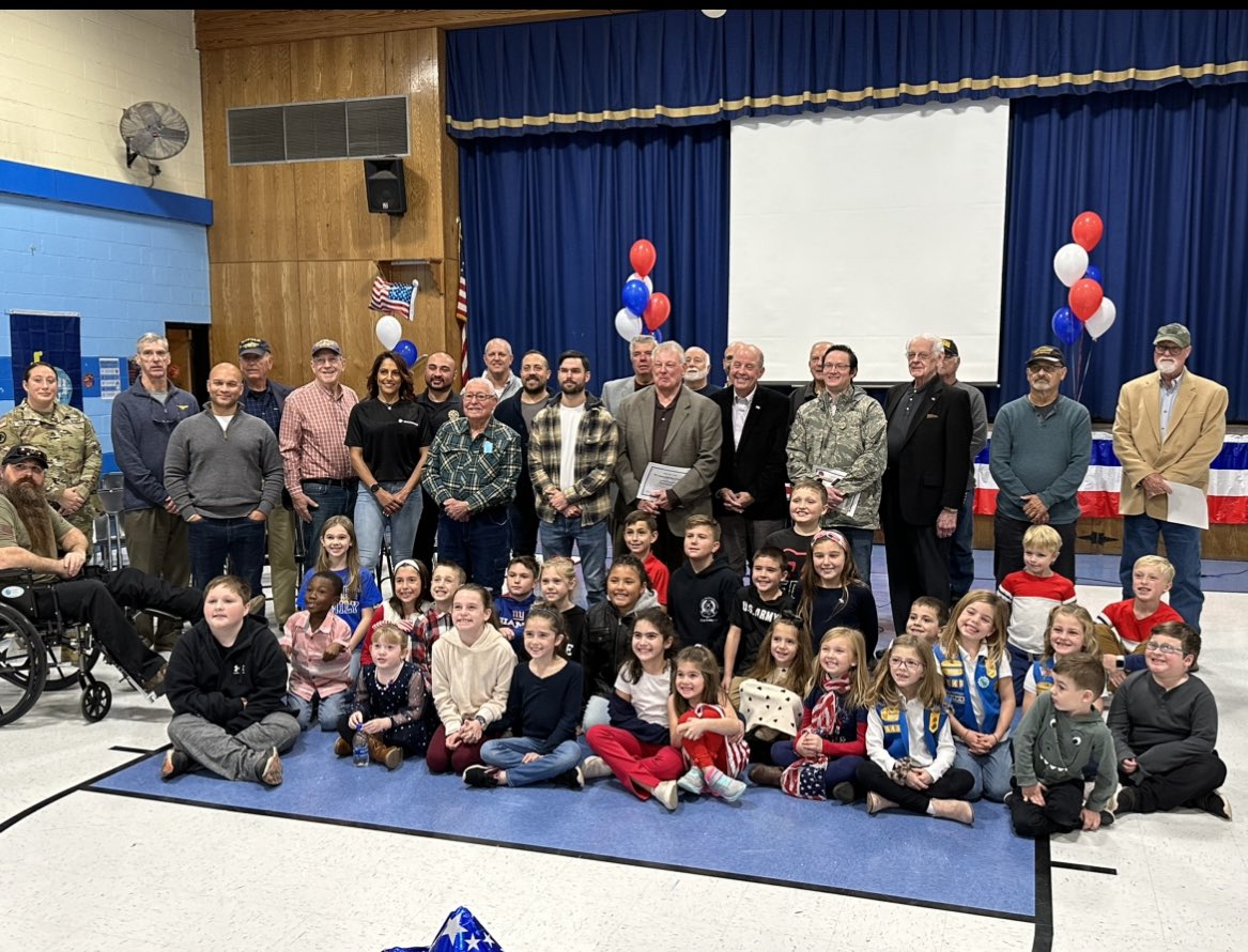 Incredible Veterans Day Ceremony at Maple Road today honoring those who have served and continue to serve our nation! Thank you Veterans for your service! ❤️ 🤍 💙 <a href="/PrincipalKane/">Bill Kane</a> @WestMilfordSupt <a href="/daniel_novak_WM/">Daniel Novak</a>