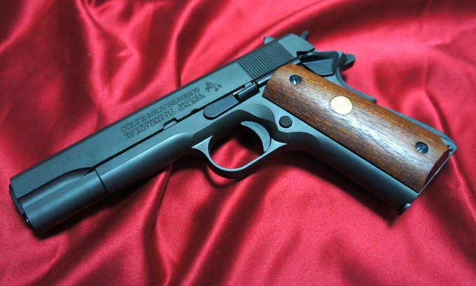 #いい銃の日 
ガバメントもSAAも名銃 