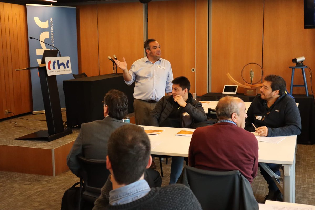 Hoy socios #CChC #Valparaíso participaron en la 2a jornada del TENEMOS QUE INNOVAR VALPARAÍSO 2022. Asistieron a una charla del consultor Paolo Garbarini y a un taller con la consultora Verena Müller, relevando el valor de la #Innovación para enfrentar sus desafíos. <a href="/CChC_Chile/">Cámara Chilena de la Construcción</a>