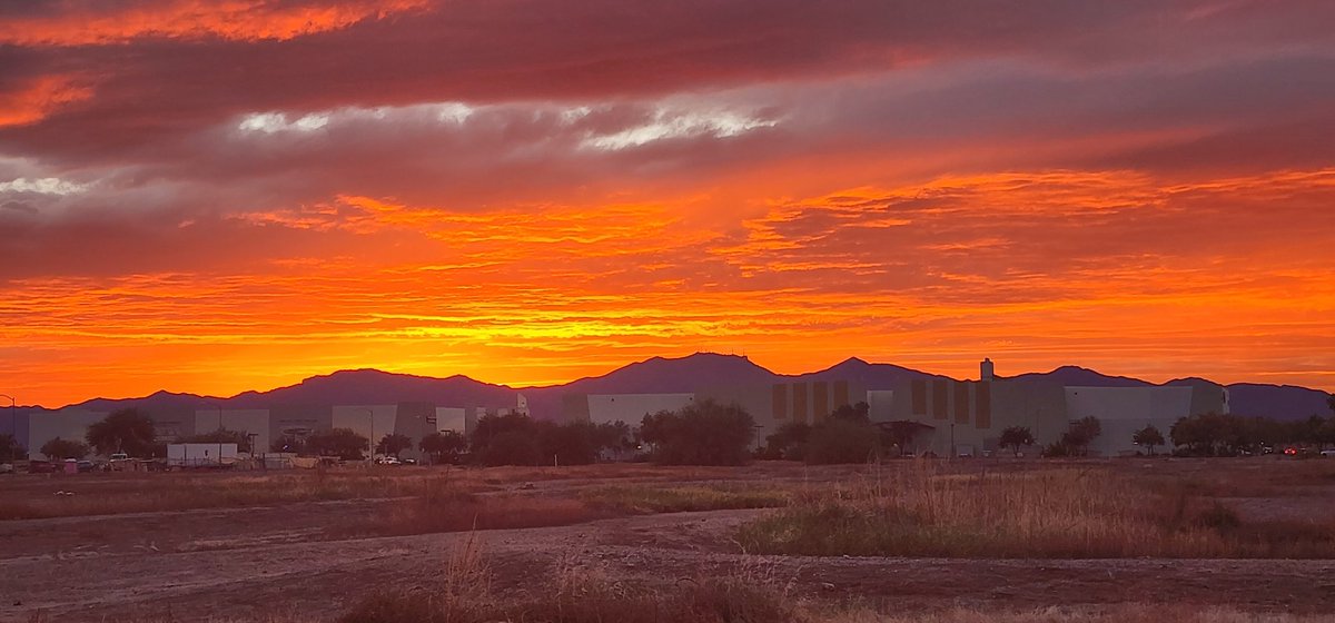 God's hard at work!
#arizona #sunset