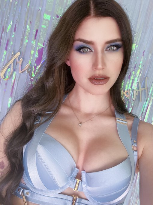 Do you miss me when I’m gone? ❄️ https://t.co/RuhxgL0prf