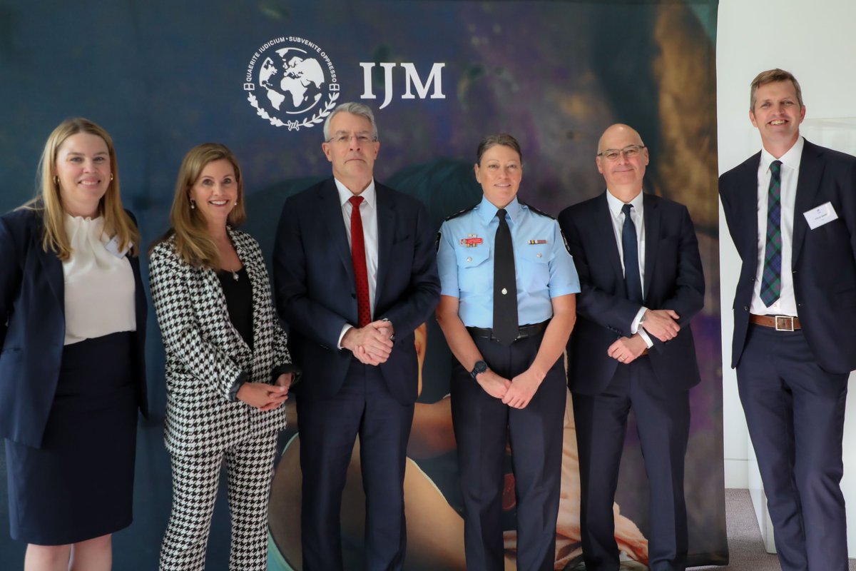 MarkDreyfusKCMP's tweet photo. Online child sexual abuse and exploitation is becoming increasingly prevalent, organised and extreme. The Children in the Pictures documentary shows how authorities are tackling this evolving crime. Our Government is committed to ending child abuse in all its forms. https://t.co/3MG9A9uGYs