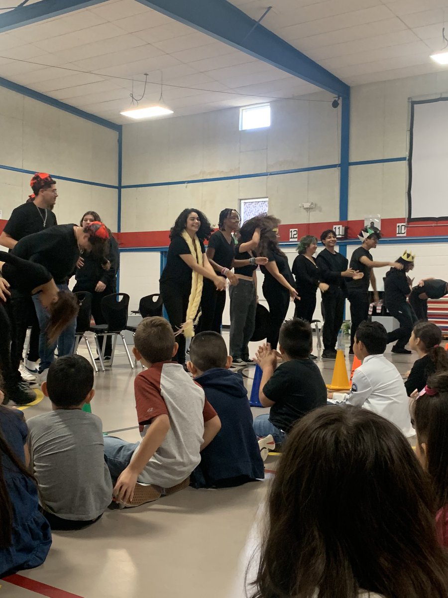 Oliva1st's tweet photo. We had the privilege today to watch a wonderful play performed by @DobieTheatre. They couldn’t have came at a better time since we started our drama unit this week. It was a great introduction to drama for our first graders. @StuchberyES #PISDLAChat https://t.co/yGRjRBMjwD